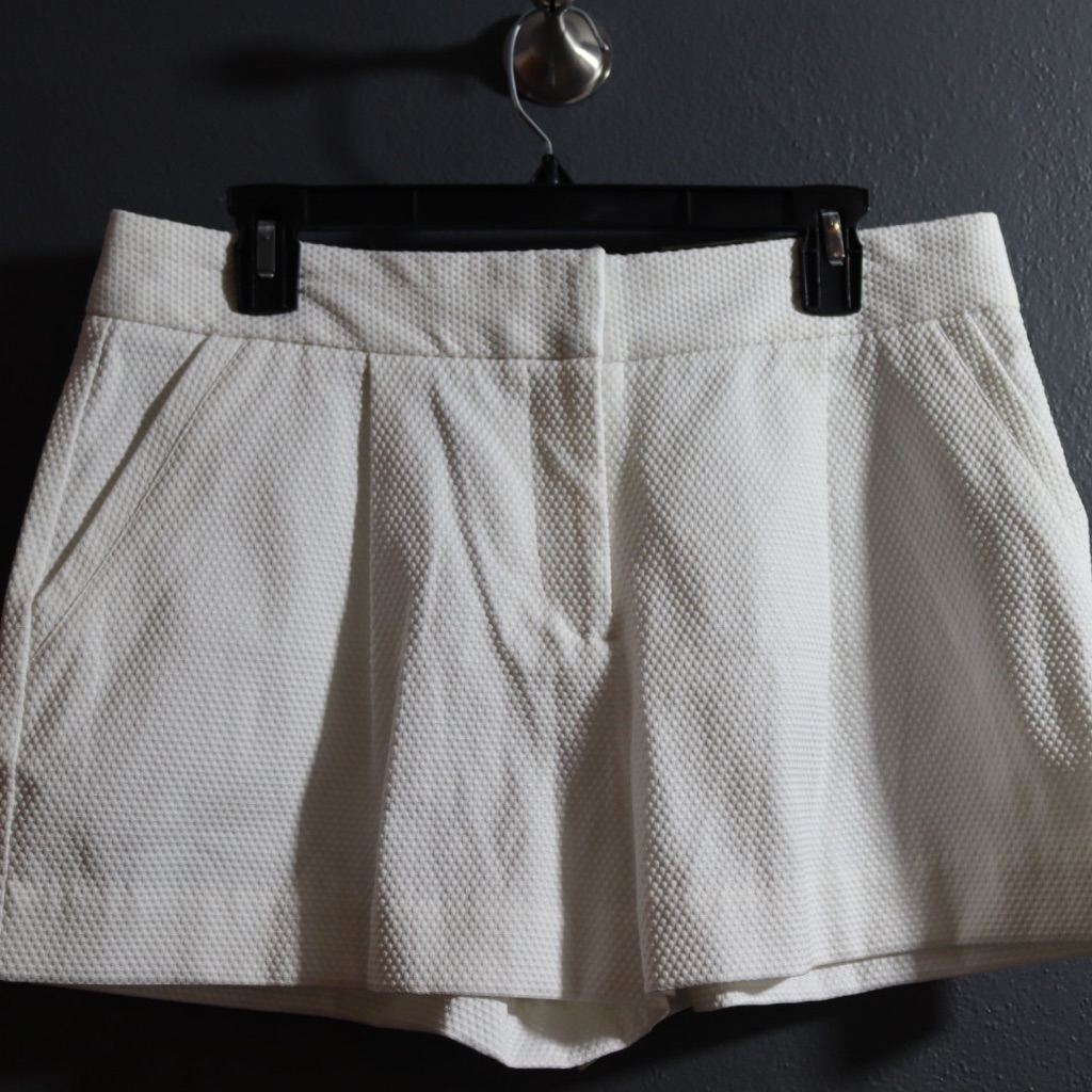 Worthington, Size 10 White Shorts